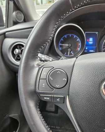Toyota Auris cena 63500 przebieg: 76000, rok produkcji 2015 z Bodzentyn małe 232